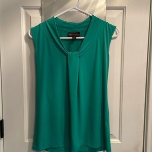 Pre-owned. Size small Dana buckman sleeveless top.  Green